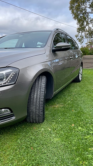Volkswagen Passat 4 of 30