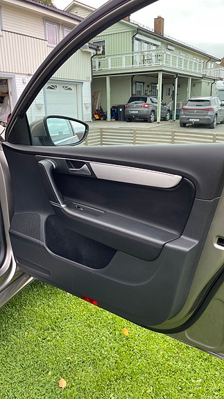 Volkswagen Passat 27 of 30