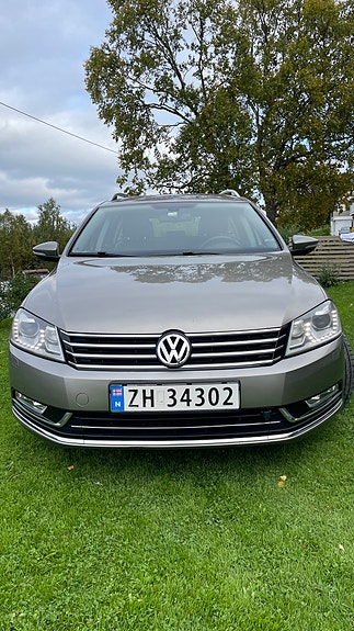 Volkswagen Passat 2 of 30