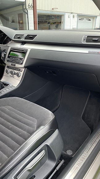 Volkswagen Passat 28 of 30