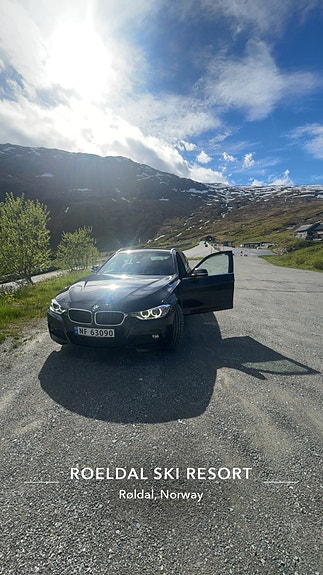 BMW 320i 3 of 15