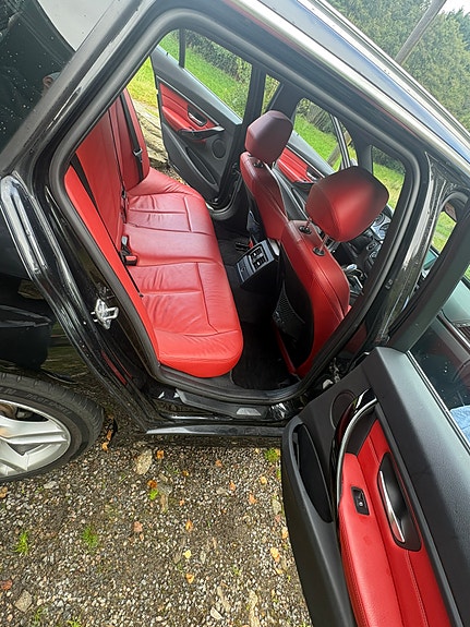 BMW 320i 15 of 15