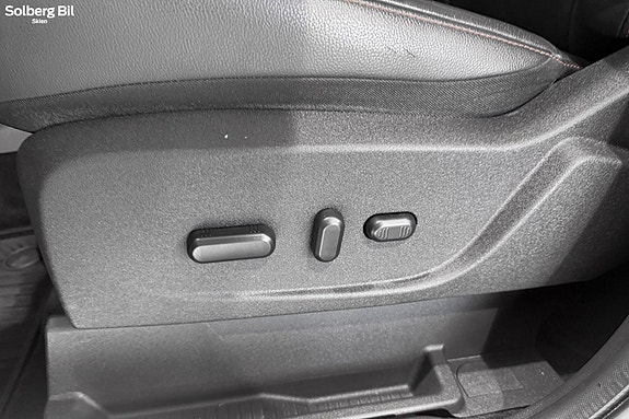 Ford Kuga 25 of 30