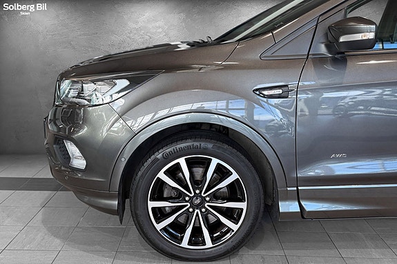 Ford Kuga 14 of 30