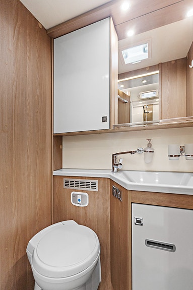 Bürstner IXEO BI7285 | Solceller | Hydr. støtteben | Omformer | Stekeovn | 19 of 30