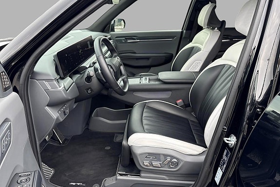 Kia EV9 6 of 17