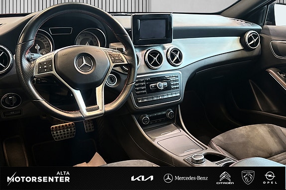 Mercedes-Benz GLA200 d 10 of 16