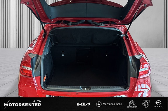 Mercedes-Benz GLA200 d 9 of 16