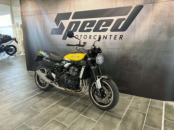 Kawasaki Z 900 RS 20 of 20