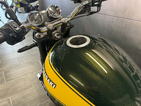 Kawasaki Z 900 RS 7 of 20