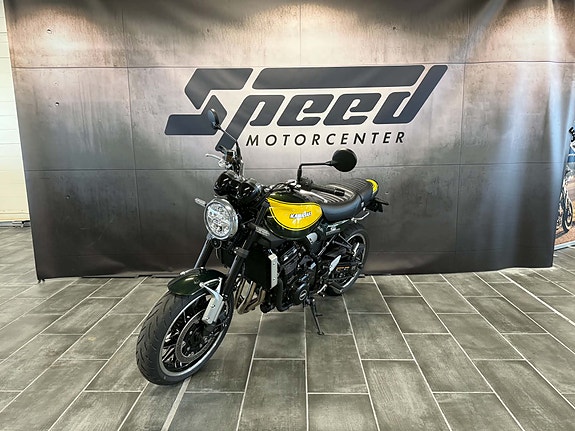 Kawasaki Z 900 RS 2 of 20