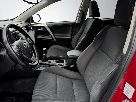 Toyota RAV4 18 of 30