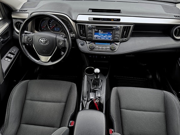 Toyota RAV4 15 of 30