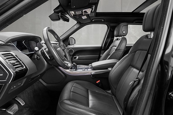 Land Rover Range Rover Sport 28 of 30