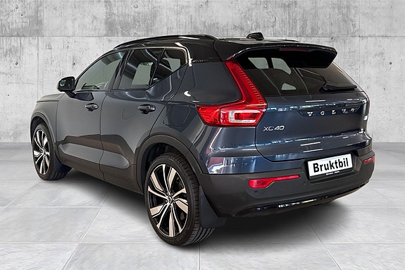 Volvo XC40 3 of 22