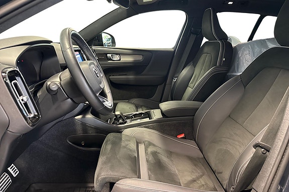 Volvo XC40 10 of 22