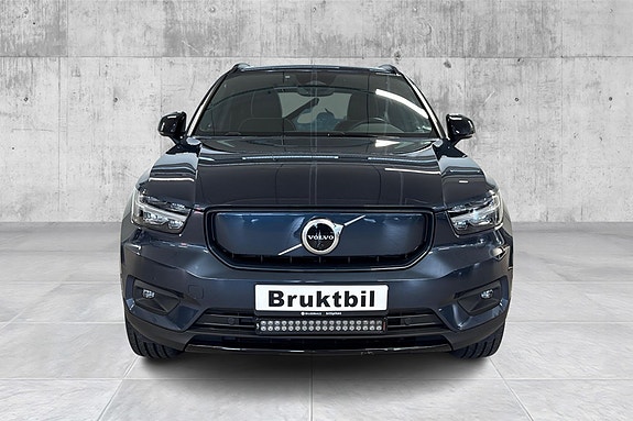 Volvo XC40 8 of 22