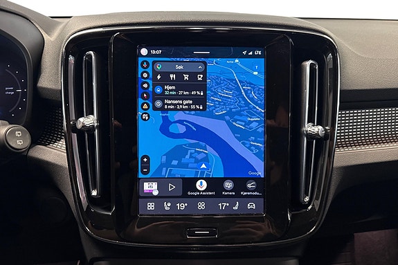 Volvo XC40 12 of 22