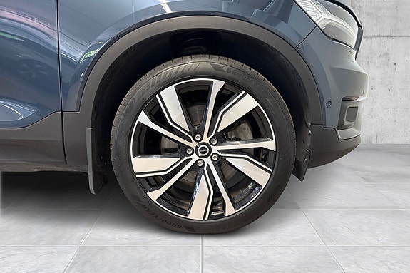 Volvo XC40 9 of 22
