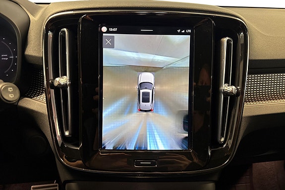 Volvo XC40 13 of 22