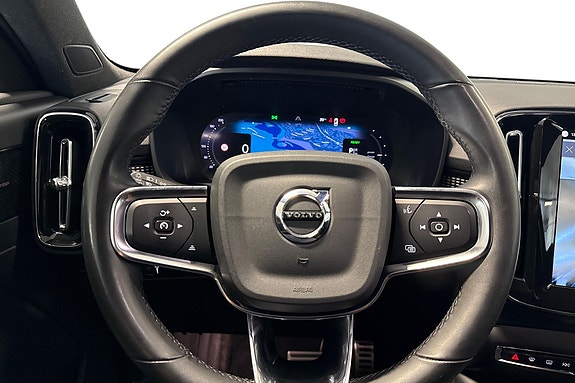 Volvo XC40 17 of 22
