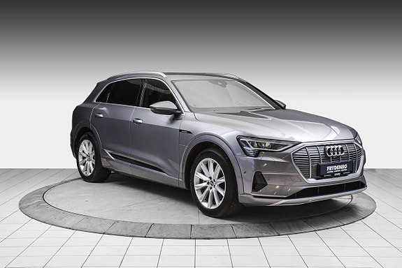 Audi e-tron 2 of 23