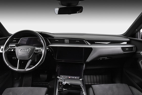 Audi e-tron 12 of 23