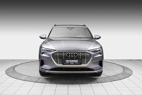 Audi e-tron 8 of 23