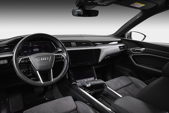 Audi e-tron 9 of 23