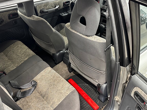 Toyota RAV4 27 of 30