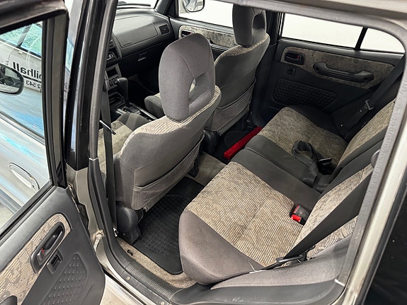 Toyota RAV4 11 of 30