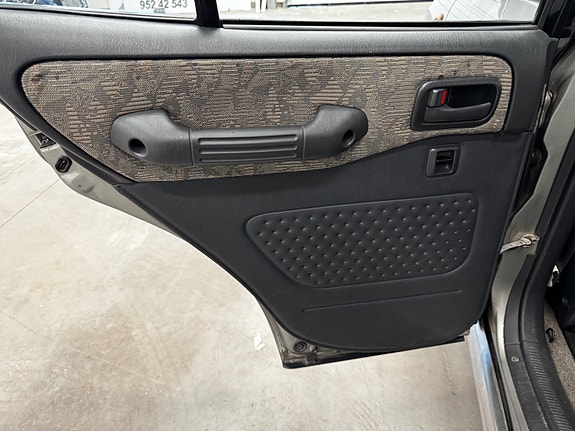 Toyota RAV4 10 of 30