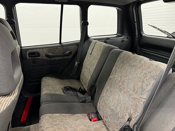 Toyota RAV4 14 of 30