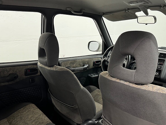 Toyota RAV4 28 of 30
