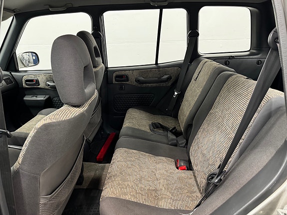 Toyota RAV4 13 of 30