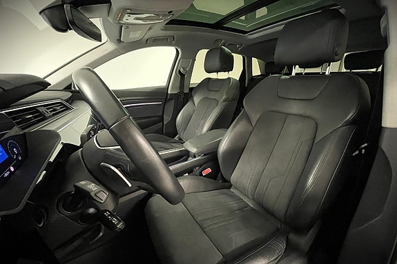 Audi e-tron 14 of 26