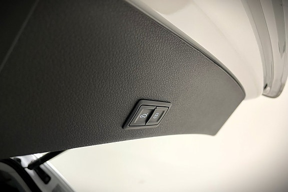 Audi e-tron 11 of 26