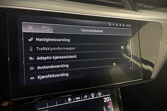 Audi e-tron 23 of 26