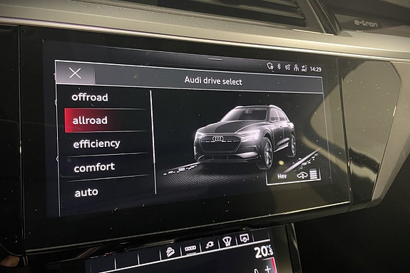 Audi e-tron 22 of 26