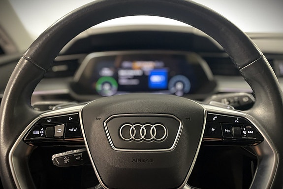 Audi e-tron 17 of 26