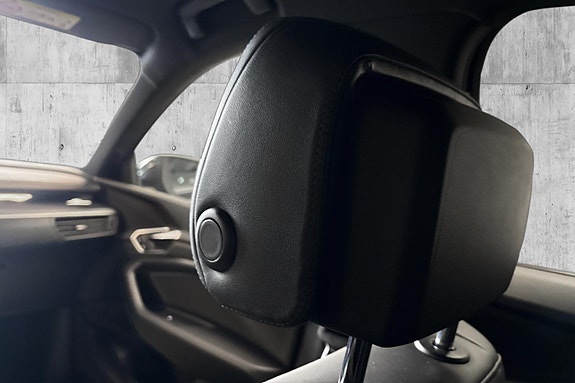 Audi e-tron 18 of 20