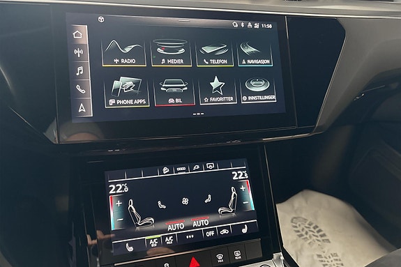 Audi e-tron 14 of 20