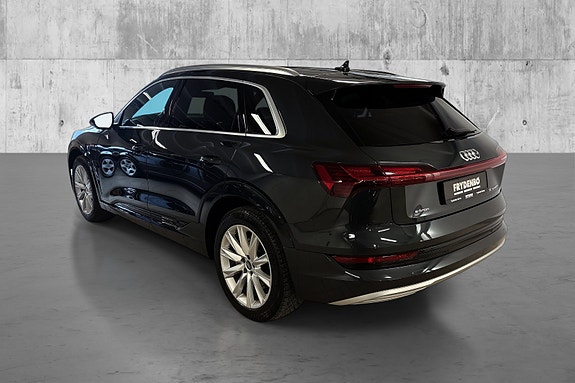 Audi e-tron 5 of 20