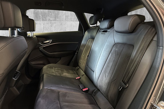 Audi e-tron 9 of 20