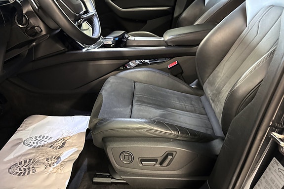 Audi e-tron 8 of 20
