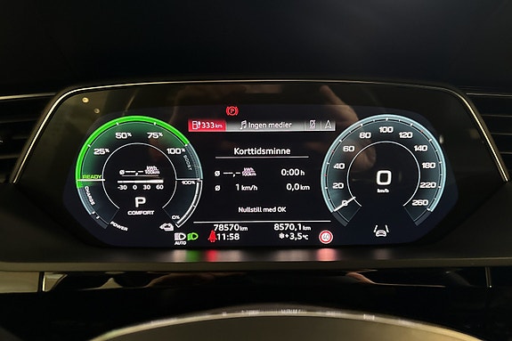 Audi e-tron 13 of 20