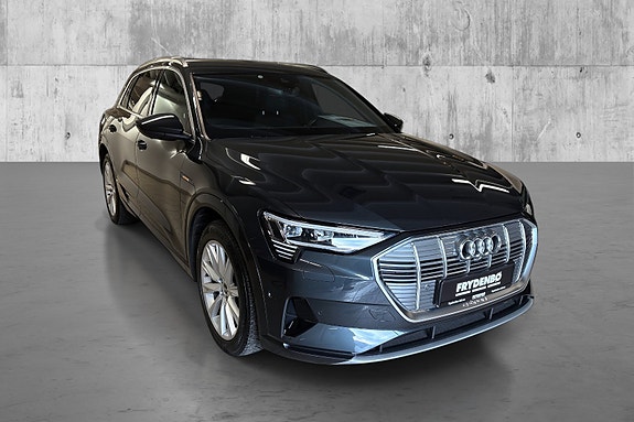 Audi e-tron 2 of 20