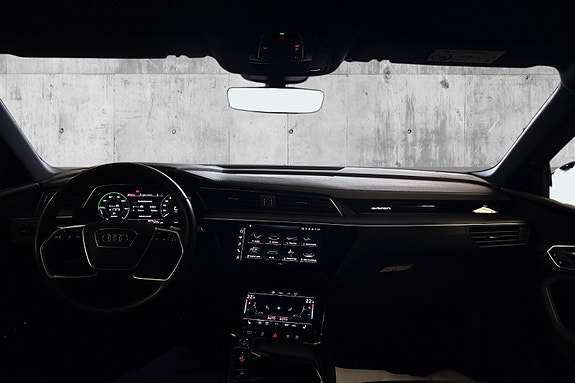 Audi e-tron 19 of 20