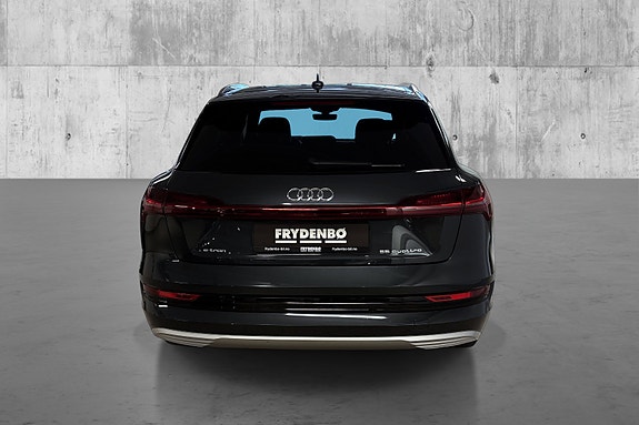 Audi e-tron 4 of 20