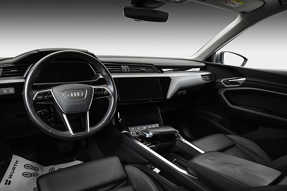 Audi e-tron 11 of 21